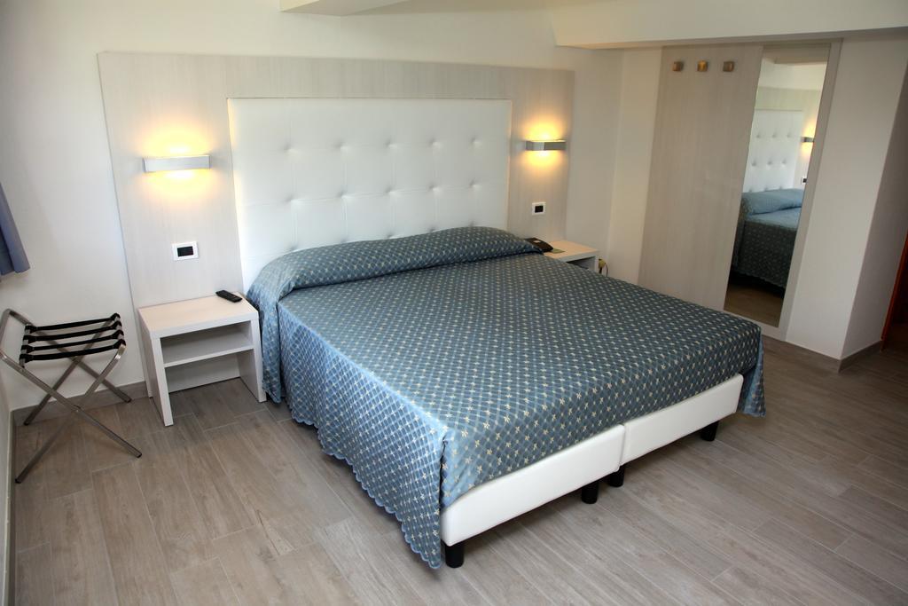 Garni Bellavista Hotel กาลเชรานิกา อัล ลาโก ห้อง รูปภาพ