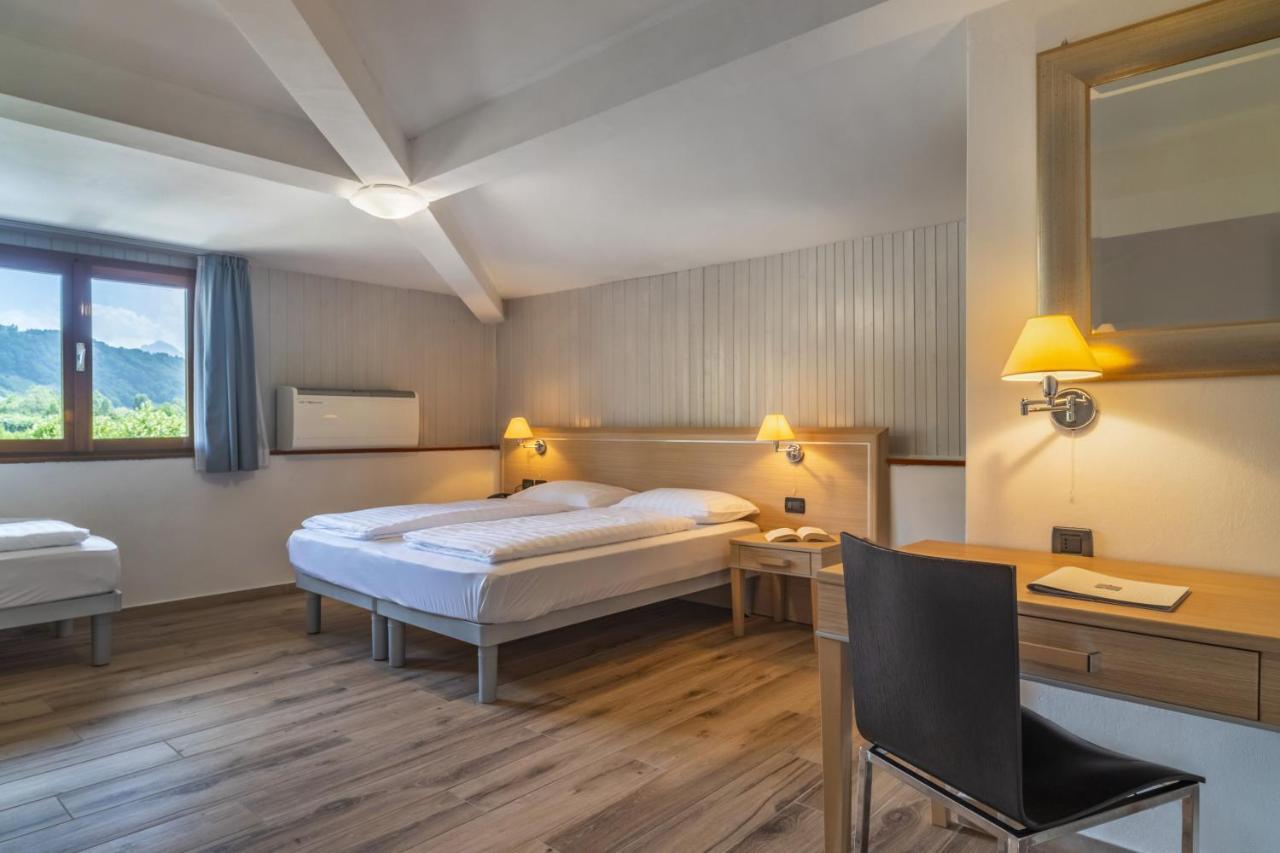 Garni Bellavista Hotel กาลเชรานิกา อัล ลาโก ภายนอก รูปภาพ
