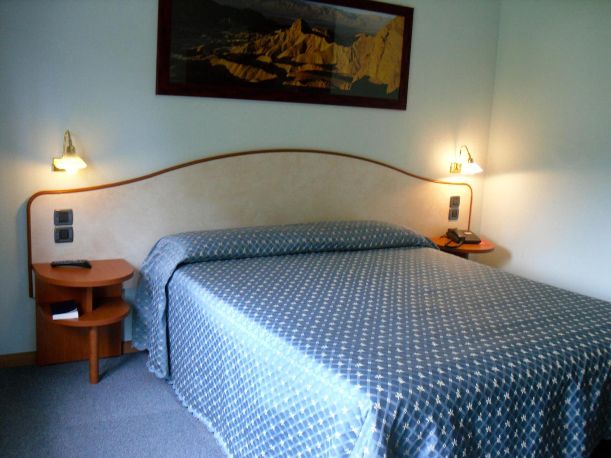 Garni Bellavista Hotel กาลเชรานิกา อัล ลาโก ภายนอก รูปภาพ