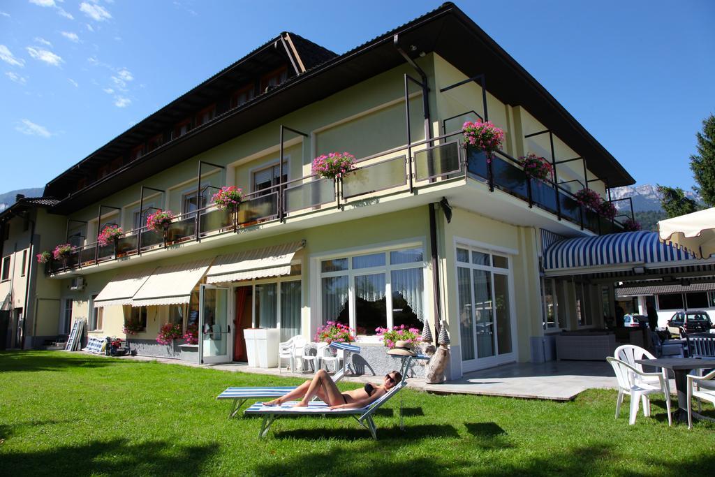 Garni Bellavista Hotel กาลเชรานิกา อัล ลาโก ภายนอก รูปภาพ