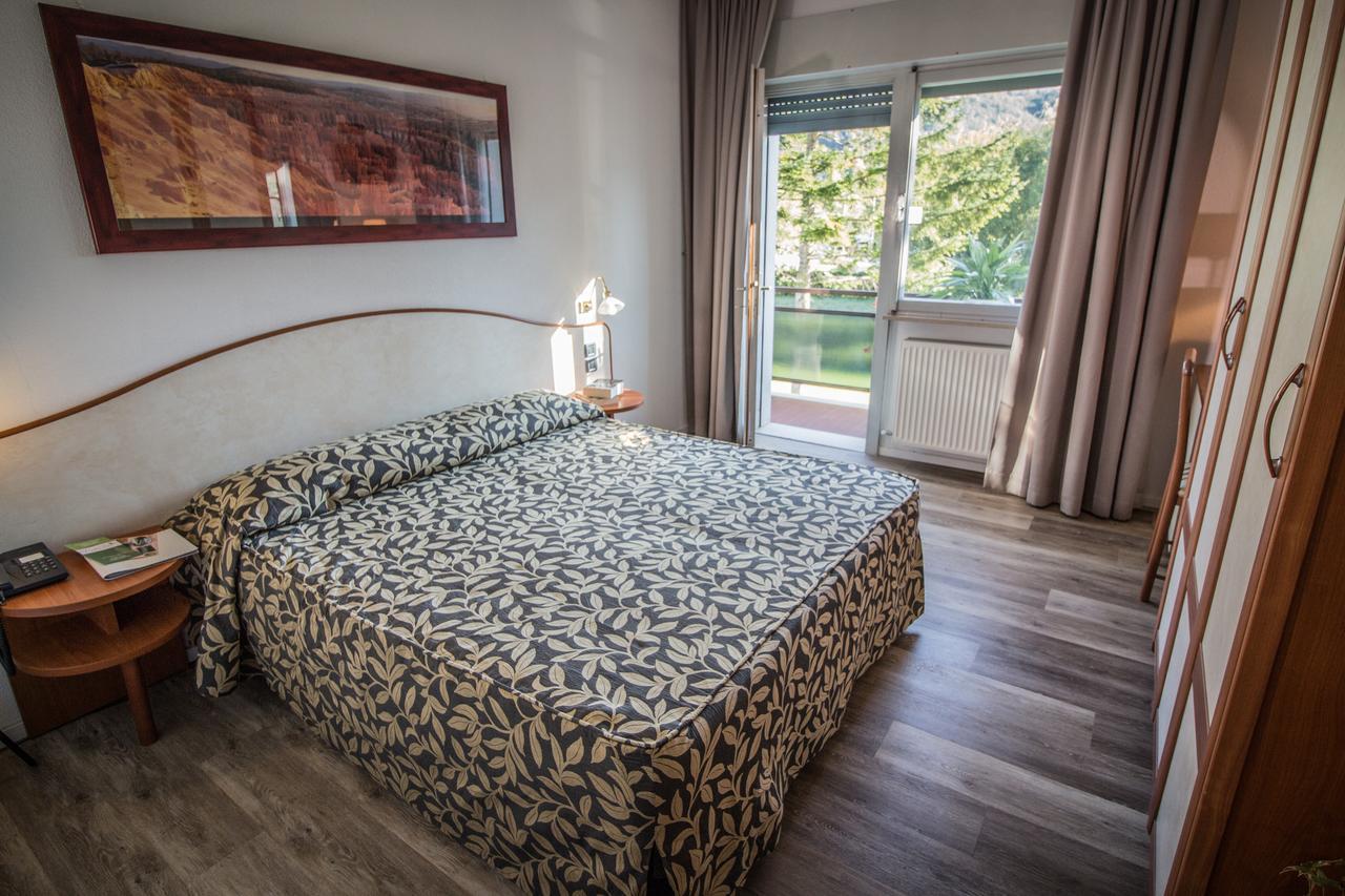 Garni Bellavista Hotel กาลเชรานิกา อัล ลาโก ภายนอก รูปภาพ